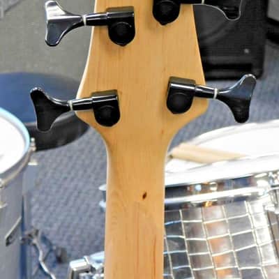 Washburn Lyon LB-40 Prowler Series 4-String Electric Bass Guitar