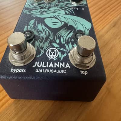 Walrus Audio Julianna Deluxe Chorus / Vibrato 2020 - Present - Blue image 8