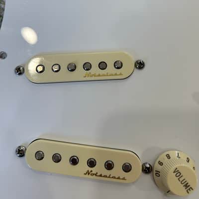 Fender Noiseless Stratocaster Loaded Pickguard image 2