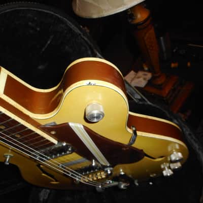 Gretsch 6105 Rally 1967 - 1971 - Bamboo Yellow with Copper Mist Back image 13