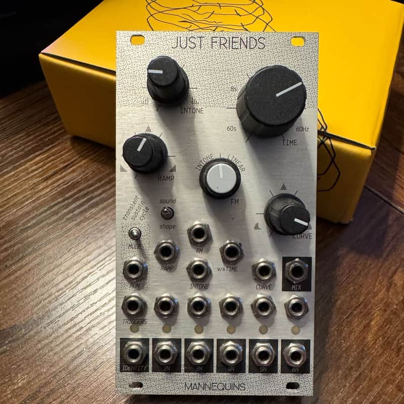 Mannequins Just Friends V2