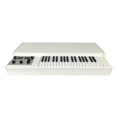 Mellotron M4000D 37-Note Digital Mellotron-Style Keyboard - White image 1