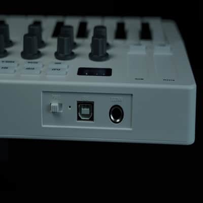 USB MIDI Keyboard Controller with 8 RGB Drum Pads  Bluetooth Backlit Trigger Pads Midi Keyboard Controller image 4