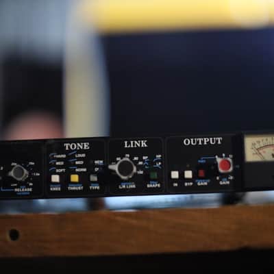 API API 2500 Stereo Bus Compressor 2000 - 2019 - Black image 1