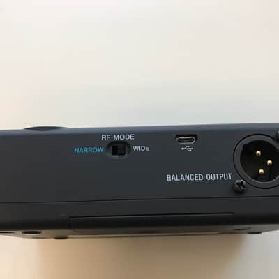 Sony DWZ-M50 Digital Vocal Wireless Package & DWZ-B30GB Digital Guitar Wireless System Black image 2