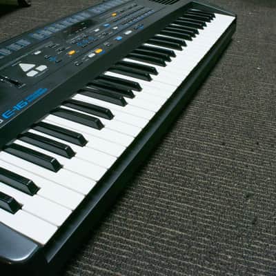 Roland E16 61-Key Intelligent Synthesizer Black image 3
