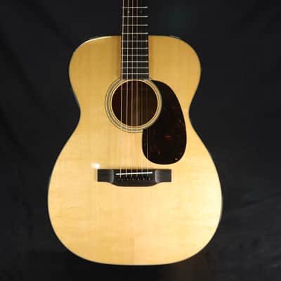 Martin 00-18 Standard Series NEW 2025 - Natural 828 image 9
