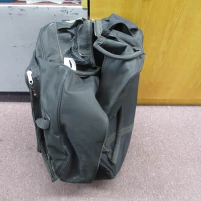 Gator 15" Eon G2 speaker bag with wheels used image 6