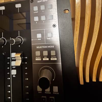SSL UF8 DAW Controller image 4