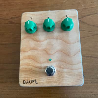 Bagel BC183A Silicon 'Fuzz Face' 2025 - Wood Grain image 2