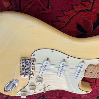DEARNALEY STRATOCASTER 1999 - OUTSTANDING BIRDSEYE MAPLE AND BLONDE, GREAT SOUND AND PLAYABILITY image 8