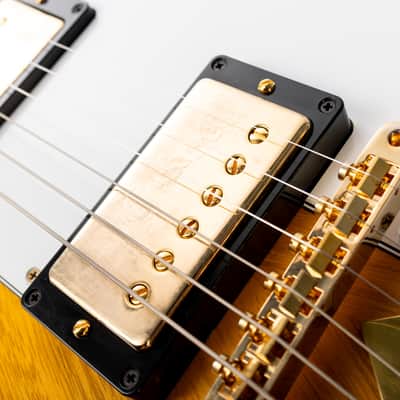 Gibson Custom 1958 Korina Flying V White Pickguard, Natural | Demo image 22