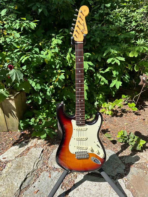 2018 Fender American Original ’60s Stratocaster electric guitar w/case image 1