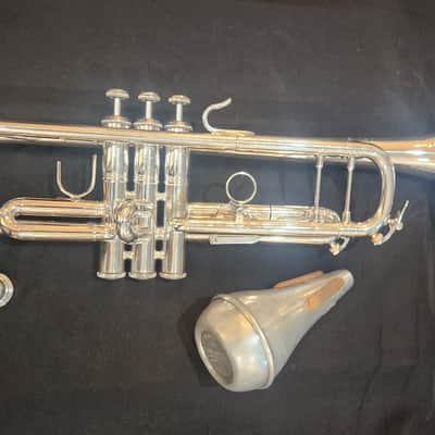 Vincent Bach Stradivarius Model 37 1983-84 - Silver image 15