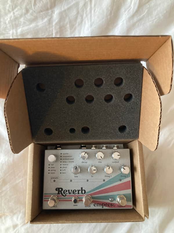 Empress Reverb 2010s - Graphic