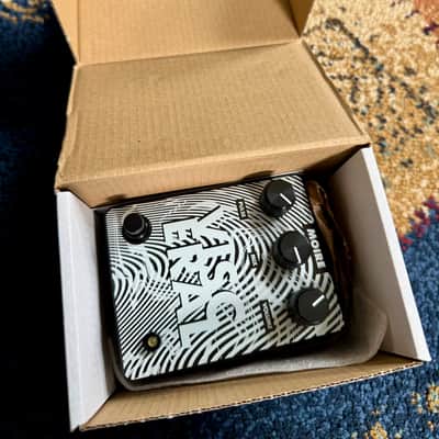 ๐ Moire Visceral w/Box & Swag, synth-style sawtooth fuzz, distortion, smashing pumpkins, industrial ๐งจ image 3