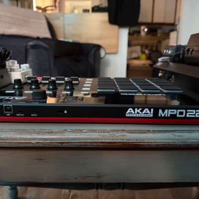 Akai MPD226 2015 - Present - Black image 2
