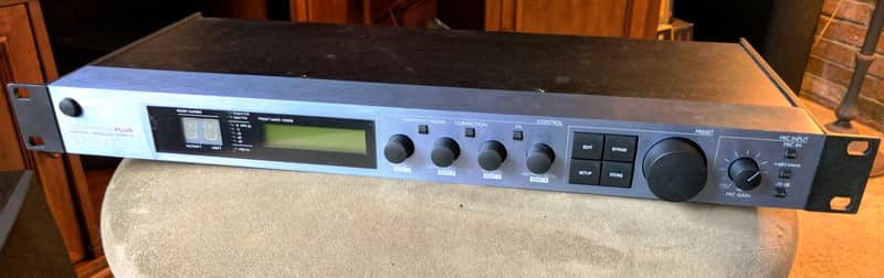 TC HELICON voice works Plus 通電確認のみ TC-HELICON VOICE WORKS PLUS 動作通電確認のみ TC-HELICON VOICE