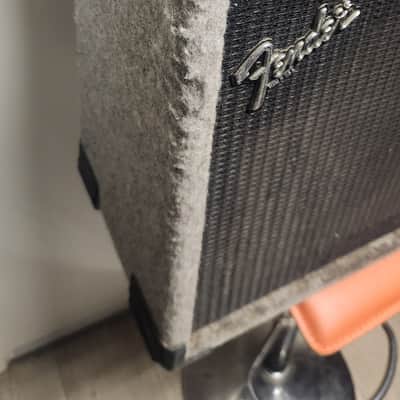 Fender M-80 Chorus Solid State Guitar Amplifier Combo Amp image 4