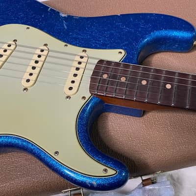NEW ! Fender Custom Shop Limited Edition 1960's DUALMAG II Stratocaster - Journeyman Relic - Aged Blue Sparkle Finish - AAA Rosewood Board - Authorized Dealer - 7.9lbs - G07110 image 2