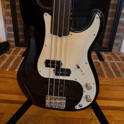 2022 Fender Tony Franklin Artist Series Signature Fretless Precision Bass 2006 - Present - Black image 8