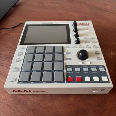 Akai MPC One Standalone MIDI Sequencer Retro Edition 2021 - Present - Grey image 2