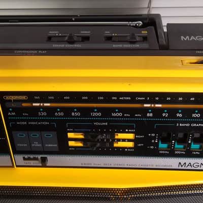 1988 Vintage Magnavox D8300 D-8300 22' x 11' Large Boombox Dual Cassette AM/FM Stereo AUX 5-Way Speakers Portable or AC Excellent image 7