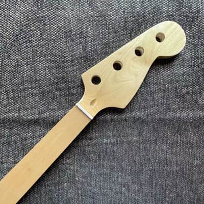 Precision Maple Fretless Bass Neck : Redefine Bass Playing with the Hottest New Trend image 4