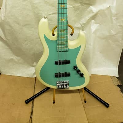 Warmoth Jazz Bass -- Surf Green and Cream image 2