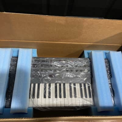 Sequential Prophet-6 49-Key 6-Voice Polyphonic Synthesizer 2018 - 2020 - Black with Wood Sides image 18
