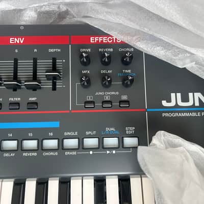 Roland Juno-X 61-Key Programmable Polyphonic Synthesizer 2022 - Present - Black Bild 8