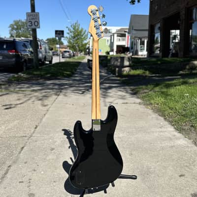 2008 Deluxe Active Jazz Bass - Black w/ SKB Case image 8