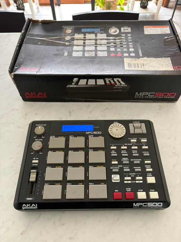 Akai MPC500 Music Production Center 2006 - 2013 - Black image 1