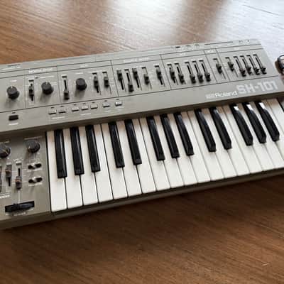 Roland SH-101 32-Key Vintage Monophonic Analog Synthesizer