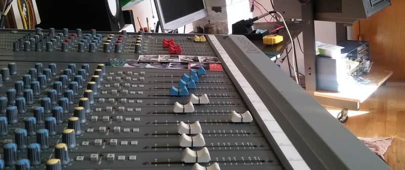 Soundcraft Delta SR 16 Channel Mixer image 1