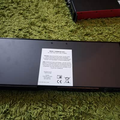 Furman M-10x E Merit Series Power Conditioner 2010s - Black image 4