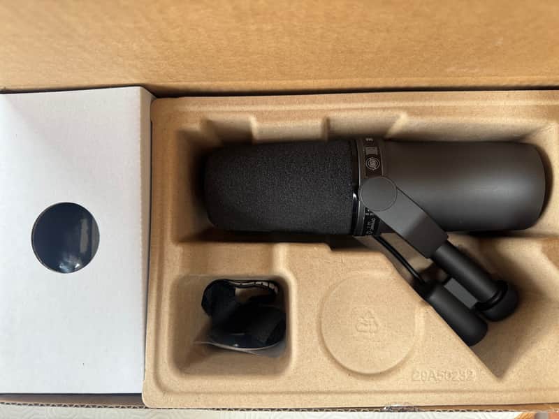 Shure SM7B Cardioid Dynamic Microphone 2001 - Present - Black image 1