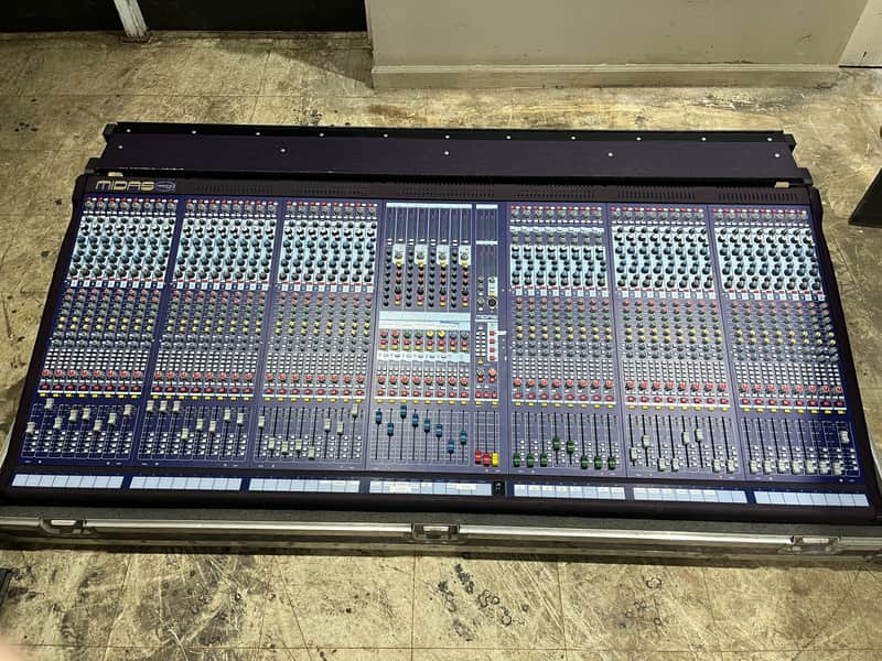 Midas Verona 480 Console; NO CASE, message to NEGOTIATE image 1
