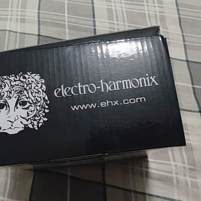 Electro-Harmonix Nano Battalion Bass Preamp and Drive / Distortion - Fully boxed and unused image 5