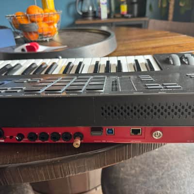 Akai MPC Key 61 and mpc sample like new with boxes and 1000 gig hard drive Standalone Workstation Synthesizer 2022 - Present - Black image 8