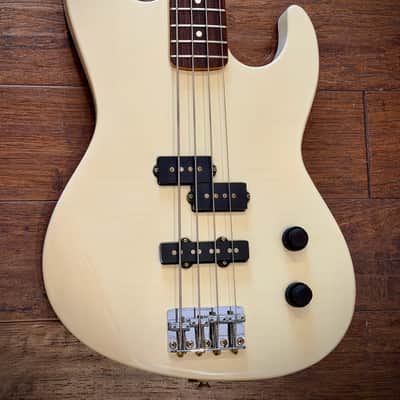 Fender Prodigy Active Bass Arctic White 1991 w/ HSC image 2