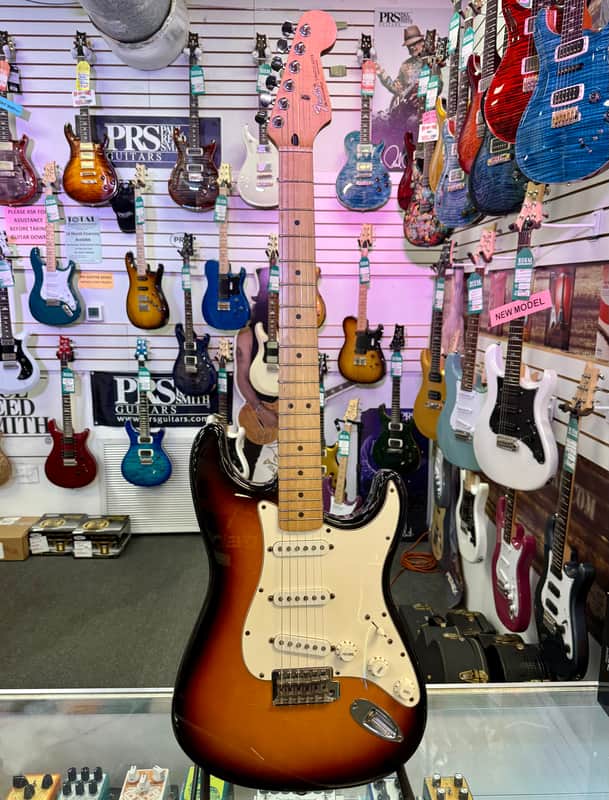 Fender Stratocaster MIM, Brown Sunburst - Pre Owned image 1