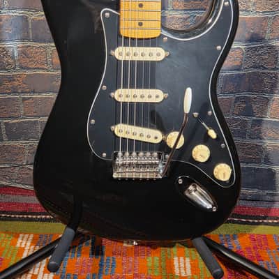 Fender 2018 Player Stratocaster Maple Fretboard Black image 5