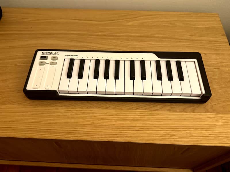 Arturia MicroLab 25-Key MIDI Controller 2019 - Present - Black image 1