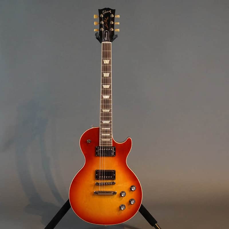 Gibson Les Paul Classic Satin Heritage Cherry w/Case (2020) - Used image 1