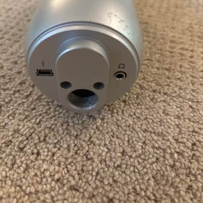 Blue Yeti Studio USB Mic 2010s - Silver image 3