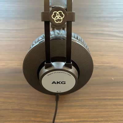 AKG K72 Closed-back Studio Monitoring Headphones 2010s - Black image 1
