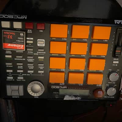 Akai MPC500 Music Production Center 2006 - 2013 - Black