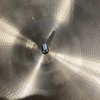 Zildjian - 18" A Series Medium Thin Crash Cymbal 1982 - 2012 - Traditional image 5