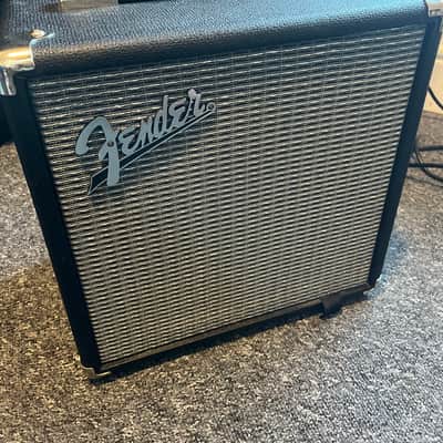 Fender Rumble 15 V3 15-Watt 1x8" Bass Combo 2015 - Present - Black image 6